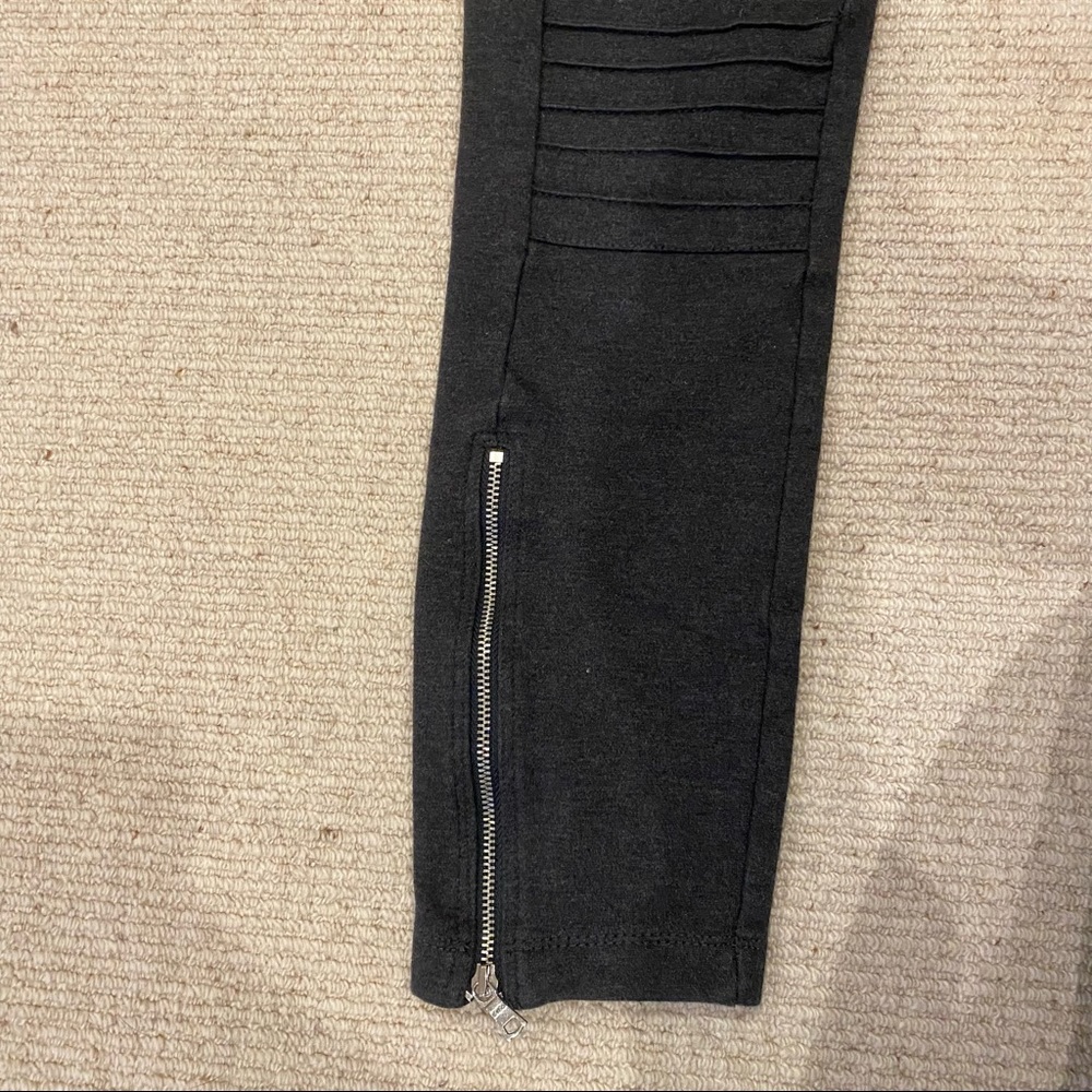 GAP pants - Picture 3 of 5